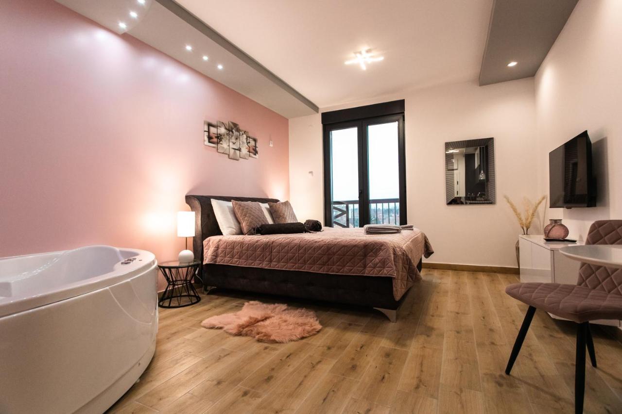 Room Jacuzzi “Athena” Суботиця Екстер'єр фото