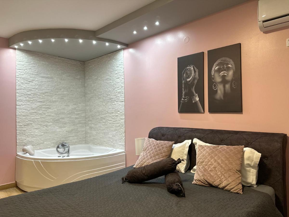 Room Jacuzzi “Athena” Суботиця Екстер'єр фото